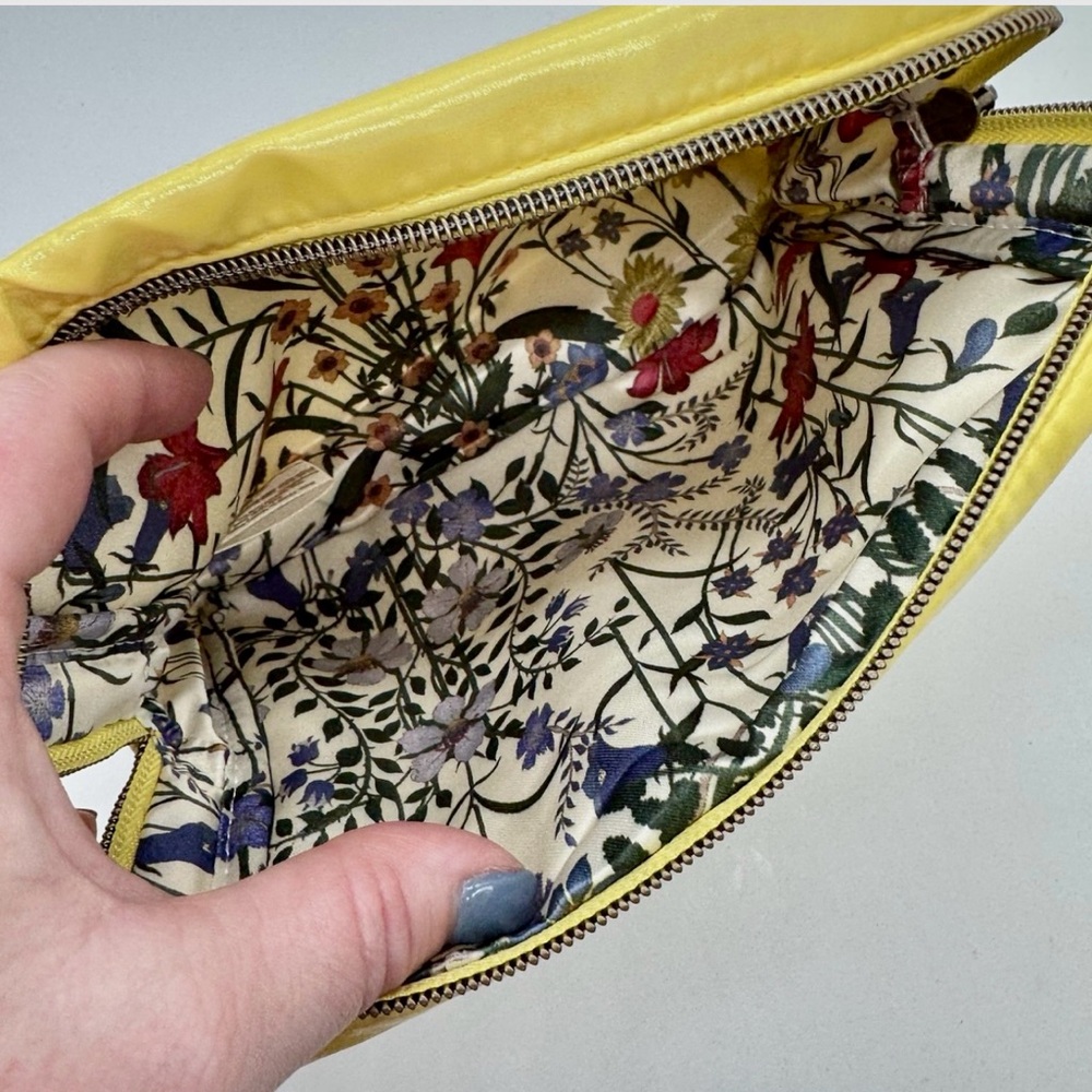 Gucci Flora Vibrant Yellow Makeup Bag Toiletry Pouch GWP - Picture 7 of 12
